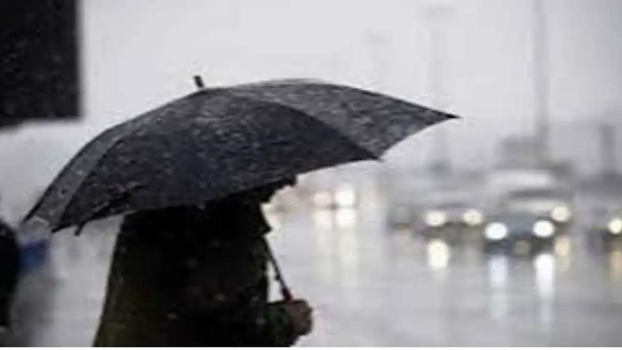 تحذيرات من أمطار غزيرة ورعدية تضرب عدة مناطق في حالة الطقس اليوم